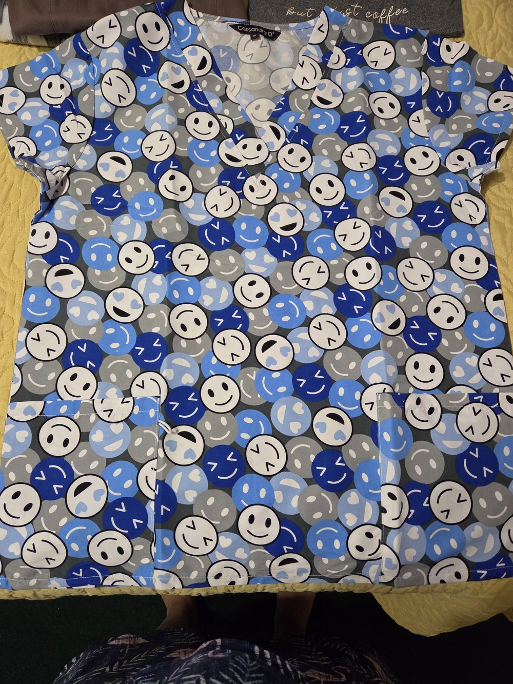 Casual V-Neck Scrub Top - Blue & Gray Smiley Print
